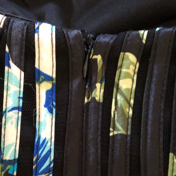 Price Drop!! Gorgeous Full-Skirt Calf Length Dress - Picture 9 of 10